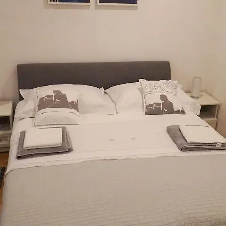 Maja Apartment *