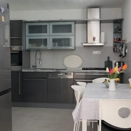 Maja Apartment *